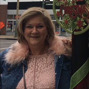 Meet your Posher, Connie